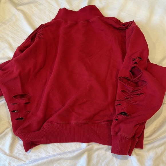 Very distressed red vintage quarter zip with cuts on sleeves from LF - Picture 3 of 4